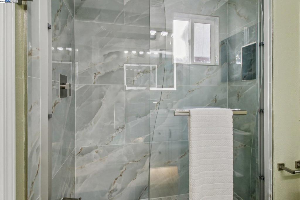 HAYWARD - Residential