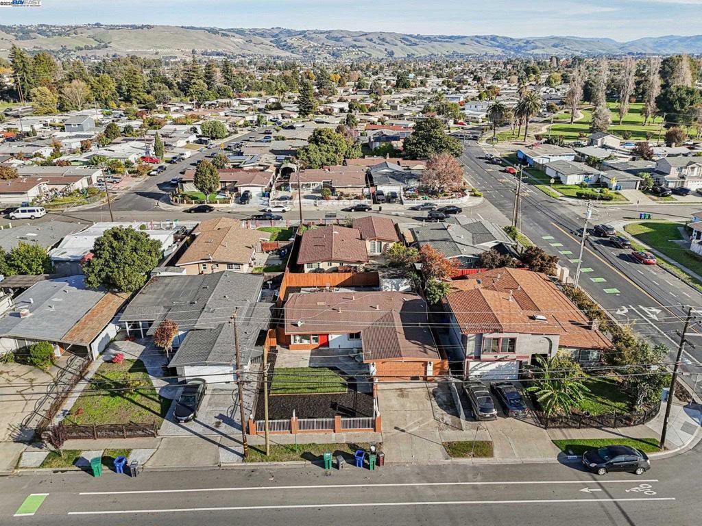 HAYWARD - Residential