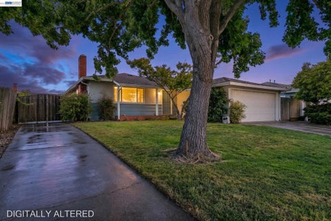 Photo of 2049 Rosedale Dr DR, San Pablo, CA 94806 (MLS # 41139481)