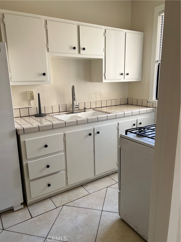 315 W 3rd 212
