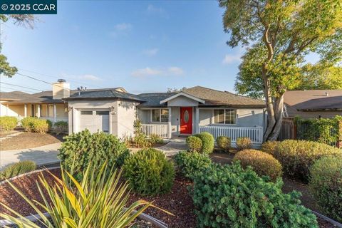 Photo of 1236 Highland Blvd Blvd, Hayward, CA 94542 (MLS # 41111415) Photo of 1236 Highland Blvd Blvd, Hayward, CA 94542 (MLS # 41111415)