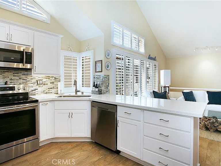 Palm Court (LHC) - Residential Lease