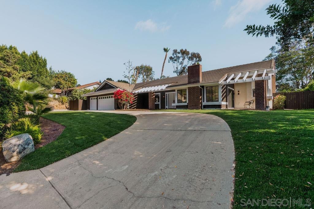 1451 Ventana Dr DR