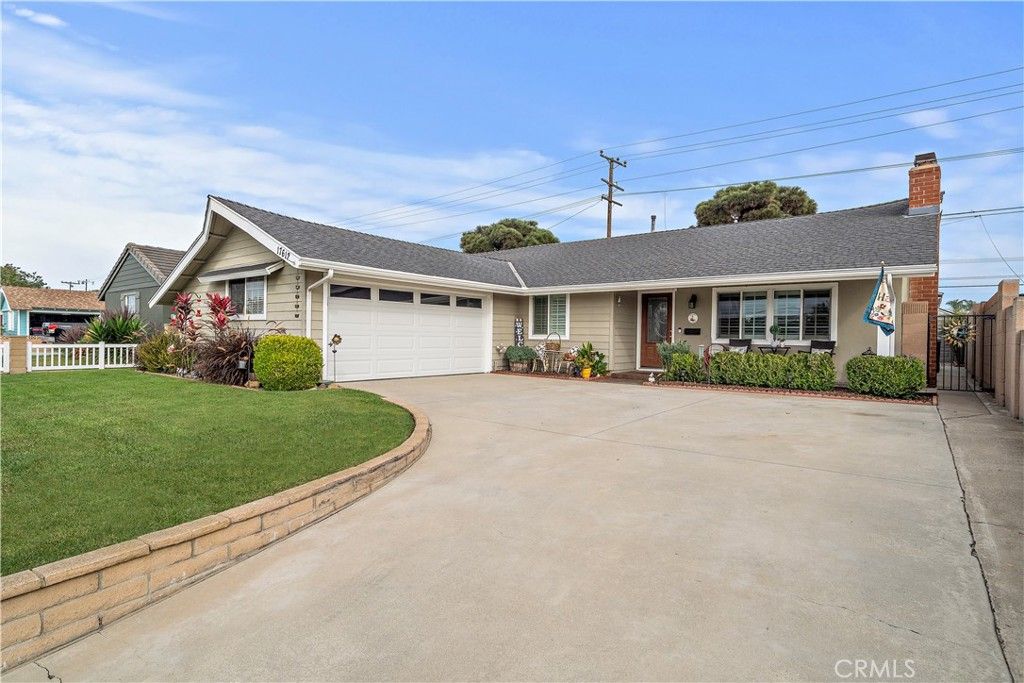 Photo of 17612 Wrightwood Lane, Huntington Beach, CA 92649 (MLS # OC25258864)
