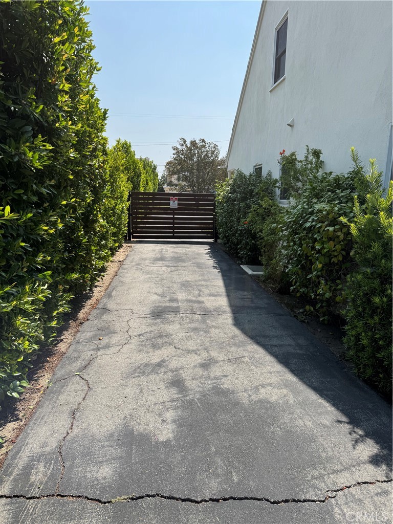 6114 Camellia Avenue