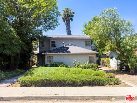 Photo of 5207 Don Pio Drive, Woodland Hills, CA 91364 (MLS # 26838269)