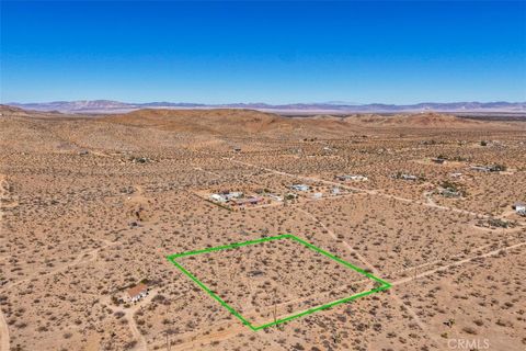 Photo of 123 Sunny Sands, Yucca Valley, CA 92284 (MLS # JT25238689) Photo of 123 Sunny Sands, Yucca Valley, CA 92284 (MLS # JT25238689)
