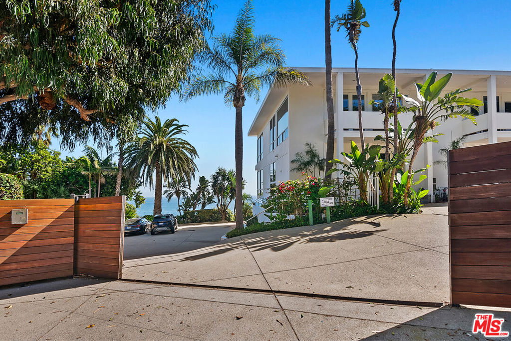 27400 Pacific Coast Highway 108