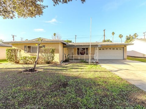 Photo of 8815 San Vicente Ave, Riverside, CA 92503 (MLS # DW26033857)