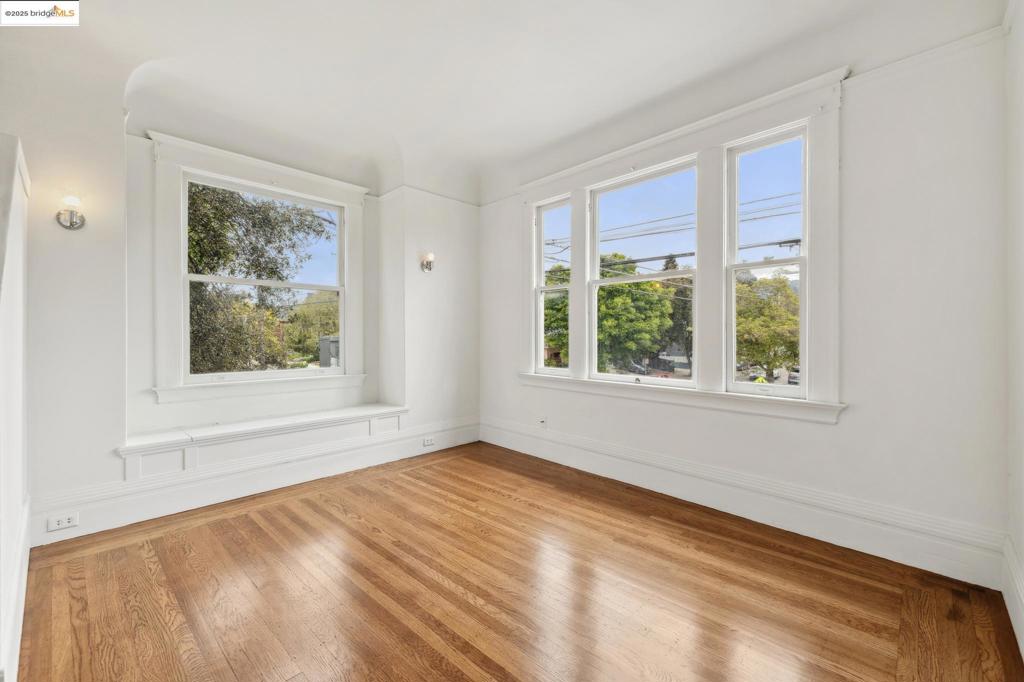CENTRAL BERKELEY - Residential Income