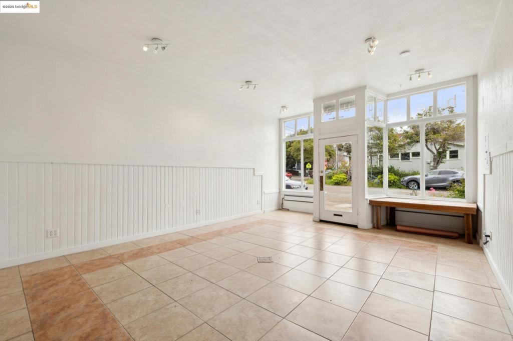 CENTRAL BERKELEY - Residential Income