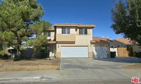 Photo of 11532 Autumn Street, Adelanto, CA 92301 (MLS # 25616955)
