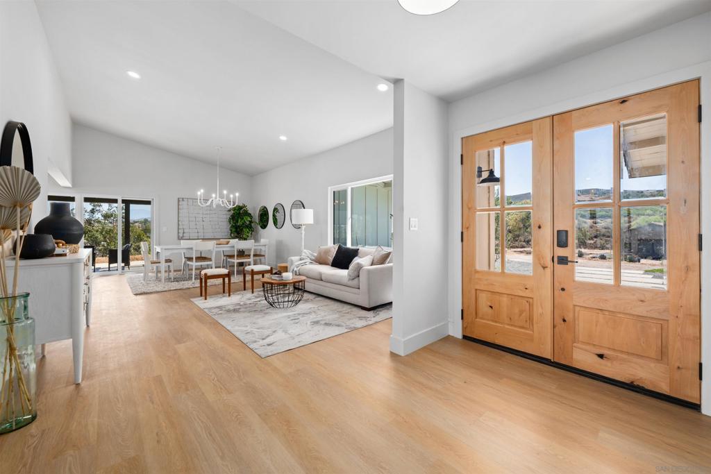 37285 Avenida Bravura