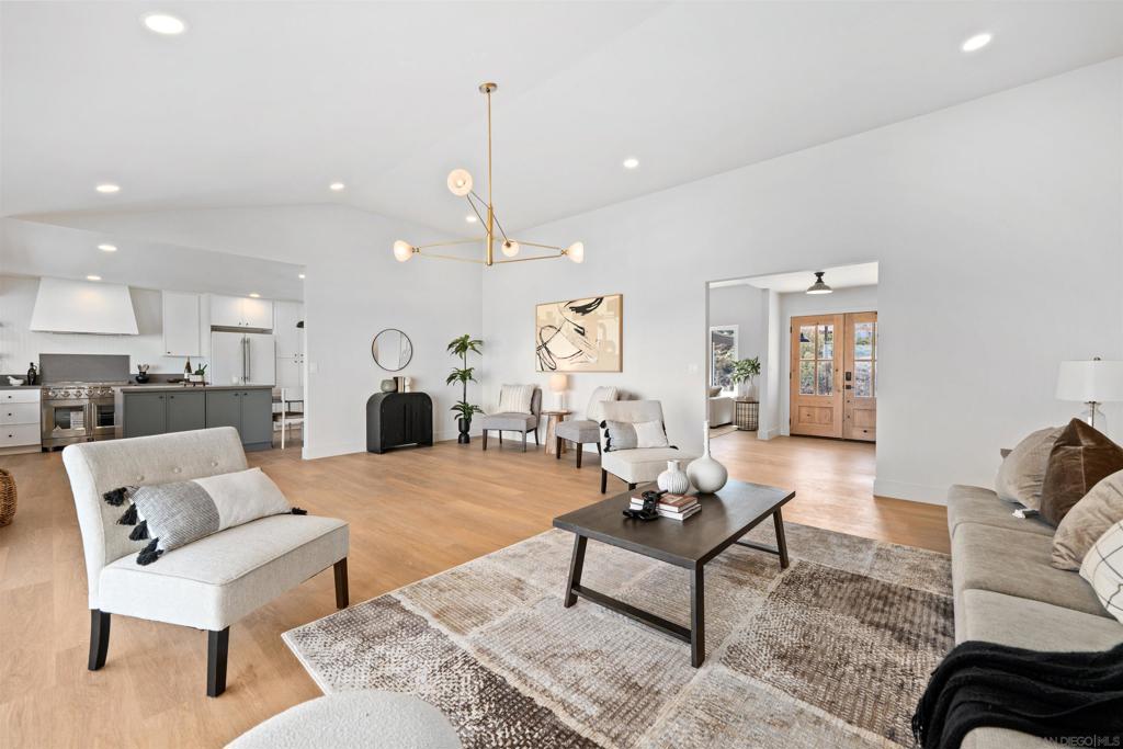 37285 Avenida Bravura