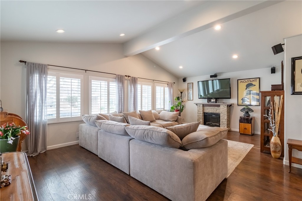 10961 Desert Lawn Drive 82