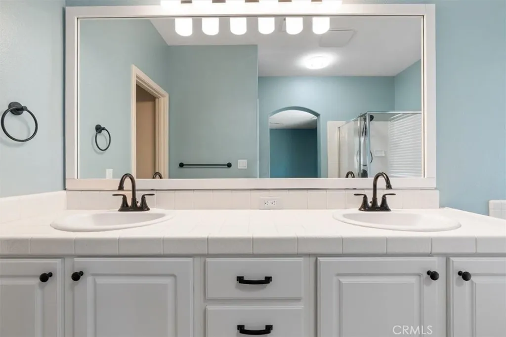 Bakersfield, California 93312, United States, 4 Bedrooms Bedrooms, ,2 BathroomsBathrooms,Residential,Active,154172