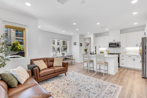 Photo of 350 Harvest Dr, Rancho Mission Viejo, CA 92694 (MLS # OC26086825)