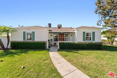 Photo of 5057 Biloxi Avenue, North Hollywood, CA 91601 (MLS # 26840065)