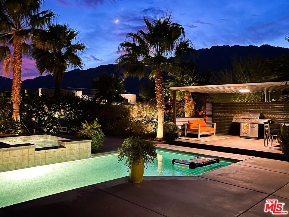 1096 Lucent Court