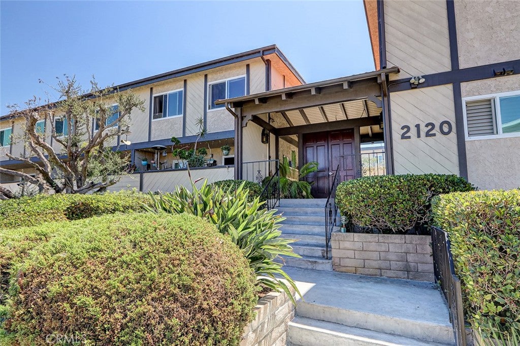 2120 Dufour Avenue