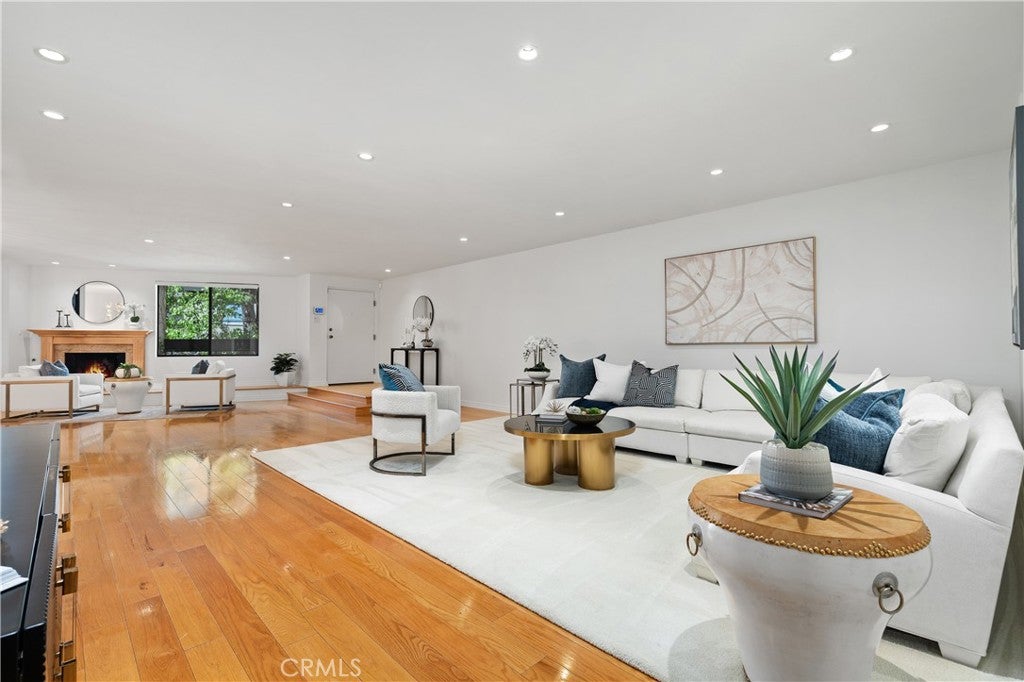 11687 Bellagio Rd