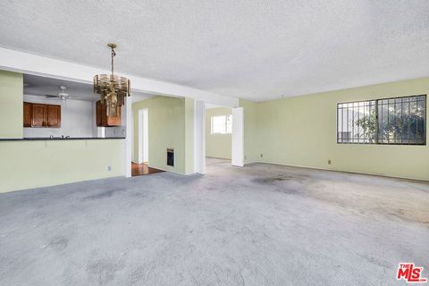 Photo of 919 N Inglewood Avenue #17, Inglewood, CA 90302 (MLS # 26655083)