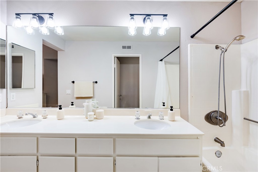 Ashton - Residential