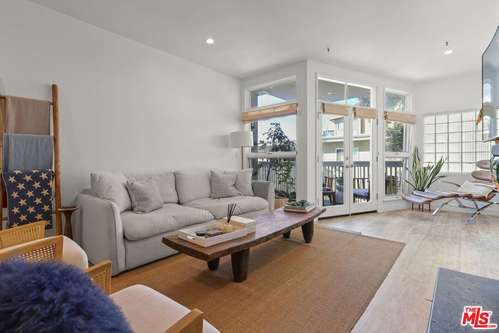 Photo of 2913 3rd Street #306, Santa Monica, CA 90405 (MLS # 26984623)
