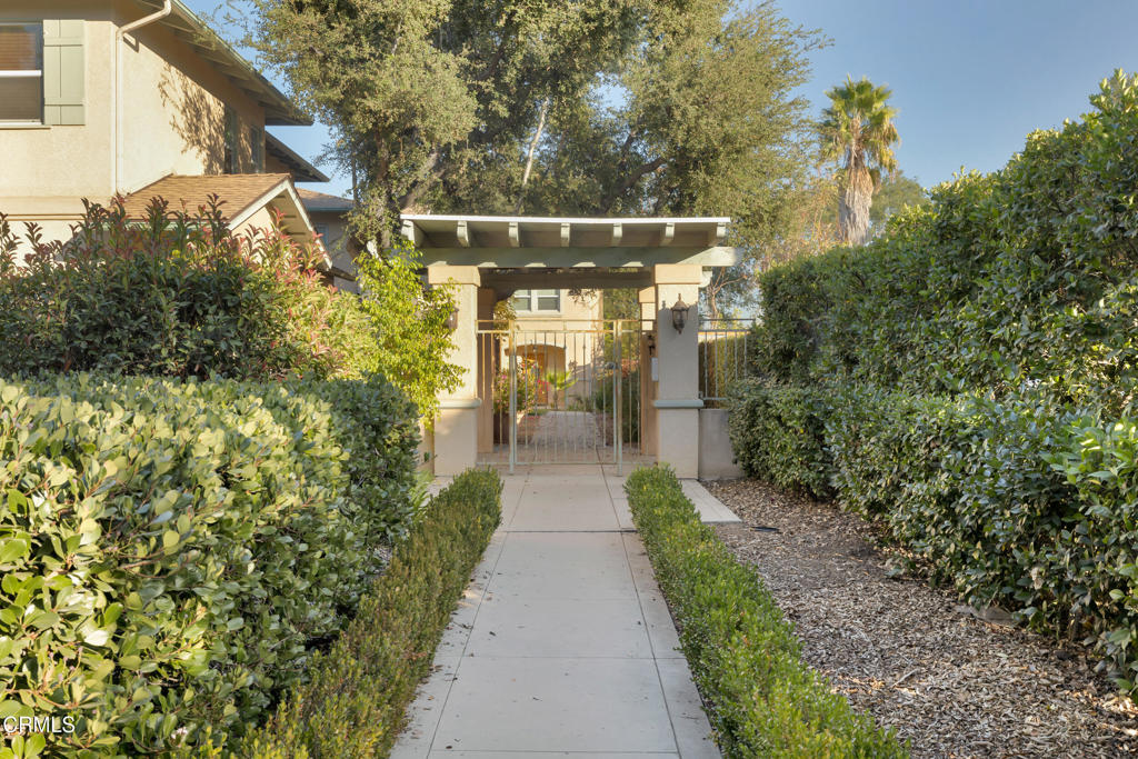 1454 N Los Robles Avenue