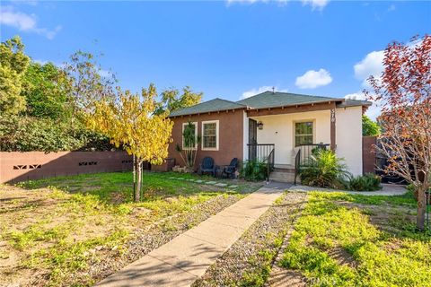 Photo of 516 E Sunkist St, Ontario, CA 91761 (MLS # CV25270328)