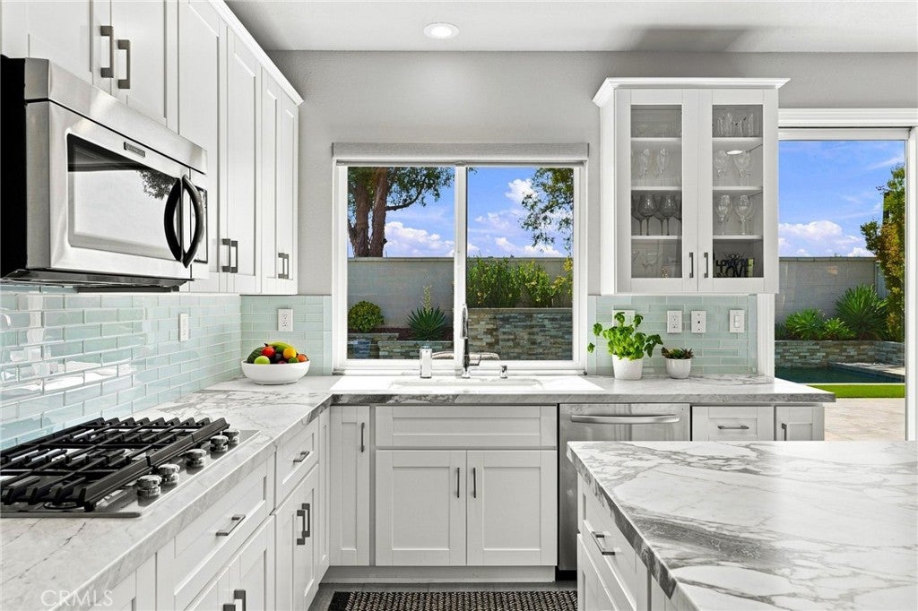 75 Legacy, Irvine CA 92602 - Photo 17