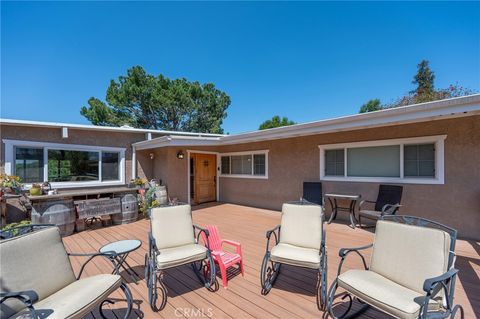 Photo of 1014 Hacienda DR, Simi Valley, CA 93065 (MLS # SW26111562)