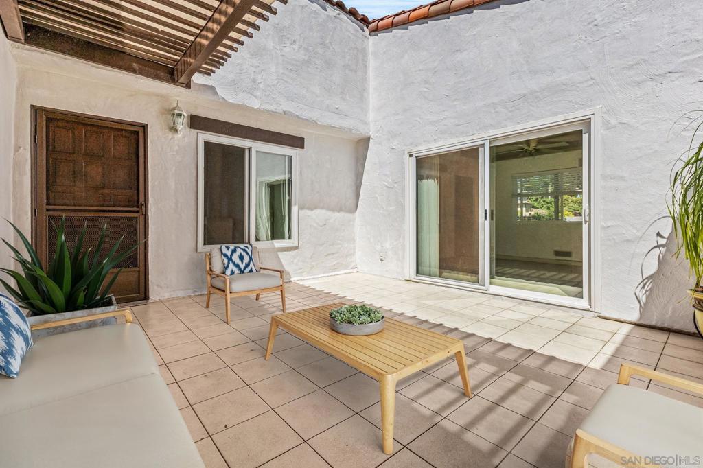 1110 San Jacinto Gln