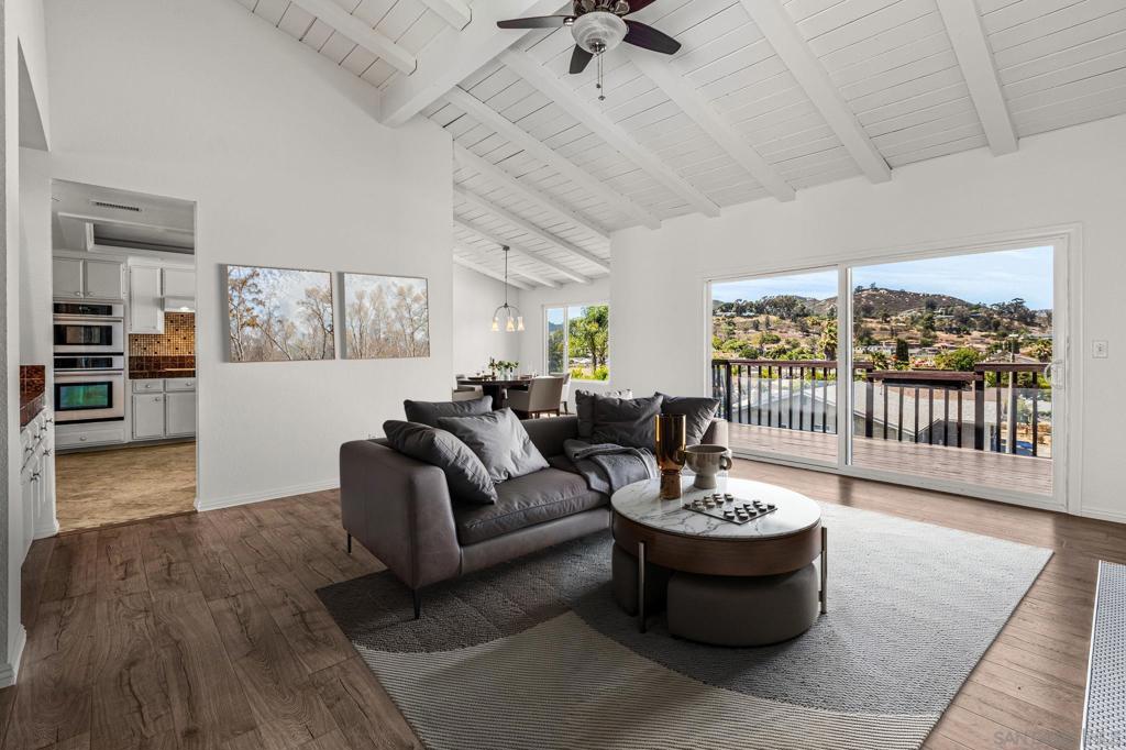1110 San Jacinto Gln