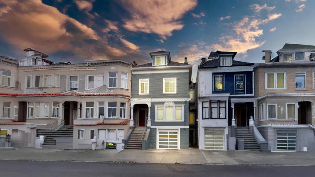 Popular location of Inner Richmond! Traditional Charm of a building. Duplex Unit, 3 bedroom 2 bath with a den, updated with hardwood floors and carpets, back patio deck overlooking and leading to large shared yard. (vacant), security metal gate and garage parking. Large 1 bedroom 1 bathroom unit with den, also back deck leading to the large shared yard. Just a couple of blocks to shops, restaurants, UCSF Med Center, Clement St, Near UCSF, and parks, Also close to Golden Gate park and public transportations. ***Pictures are of unit 474 **Vacant 2nd washer & dryer hookup is in the garage.