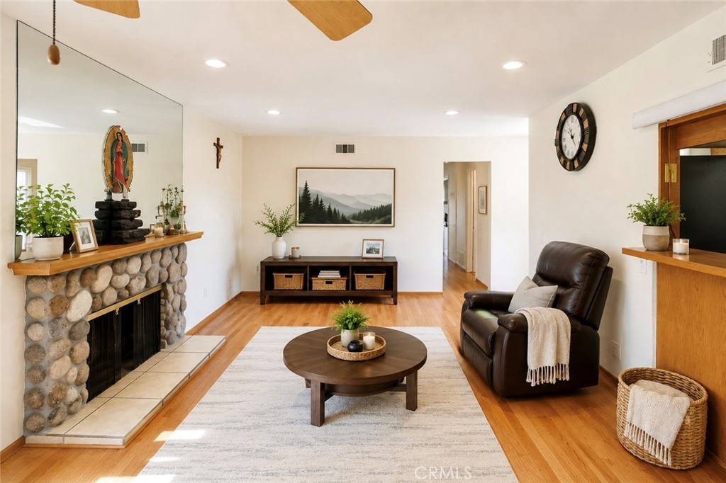10215 Ashdale
