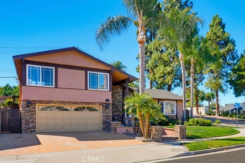 Photo of 5550 E Edgemar AVE, Anaheim, CA 92807 (MLS # OC26218405)