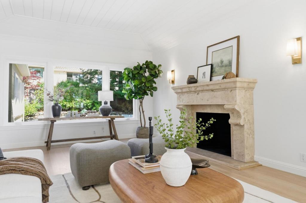 110 Valdeflores Drive