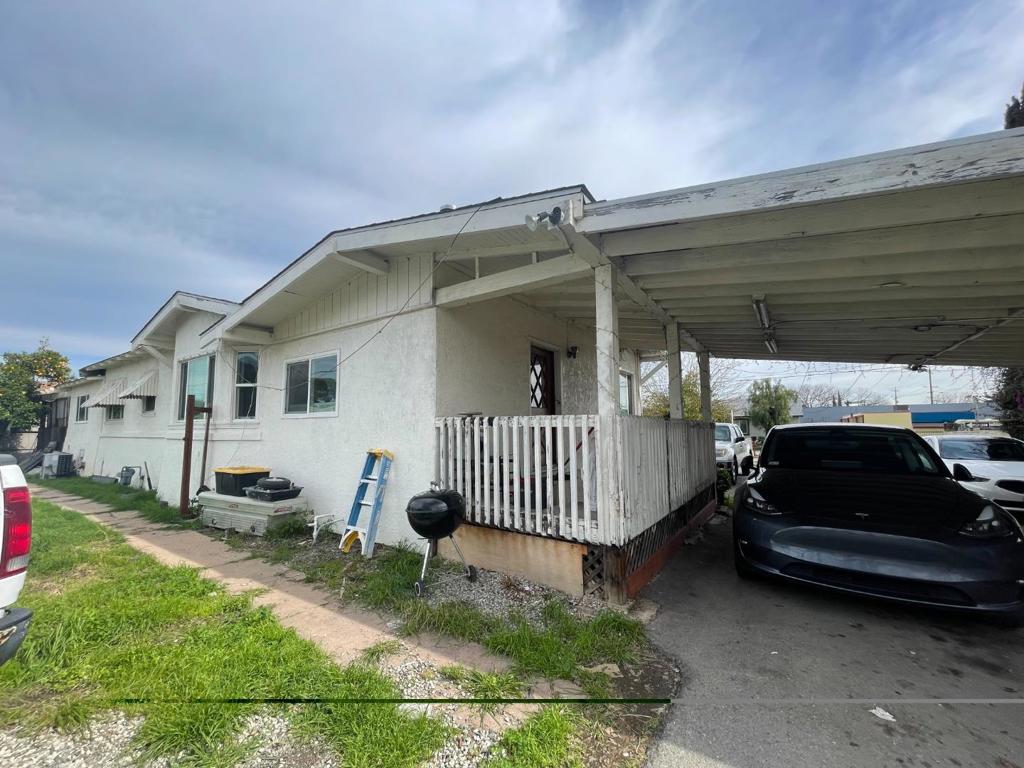 1708 Noia Avenue