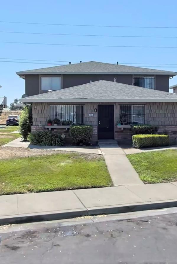 This 2-bedroom, 1-bath condo in Stockton, California, offers a comfortable and convenient living space with a practical layout and thoughtful design. As you enter, you're welcomed by an open-concept living area, where natural light flows through large windows, enhancing the spacious feel of the living and dining areas. The kitchen typically includes essential appliances, ample cabinetry, and a functional layout thats perfect for cooking and entertaining.  The two bedrooms provide privacy and comfort, with sufficient closet space and room for storage. The bathroom, equipped with a shower/tub combo, vanity, and storage options, is conveniently located for easy access from both bedrooms.