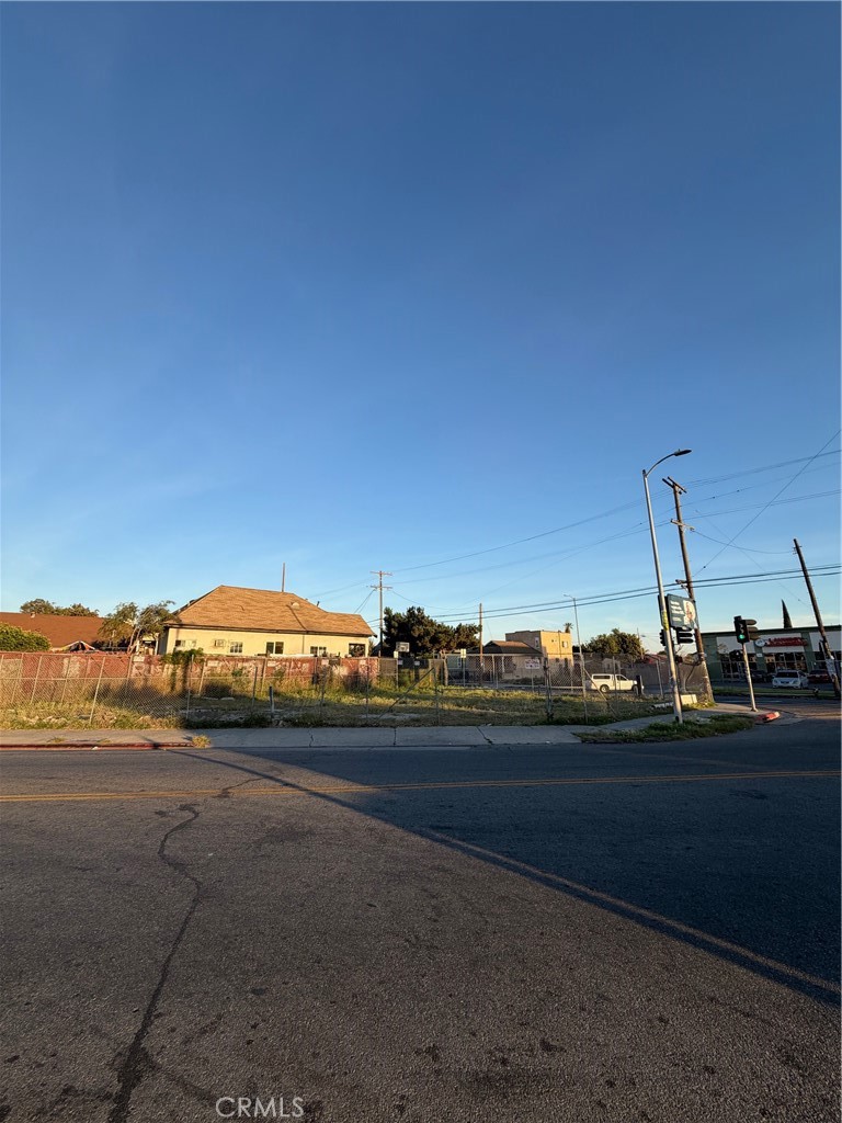 4366 Compton Ave