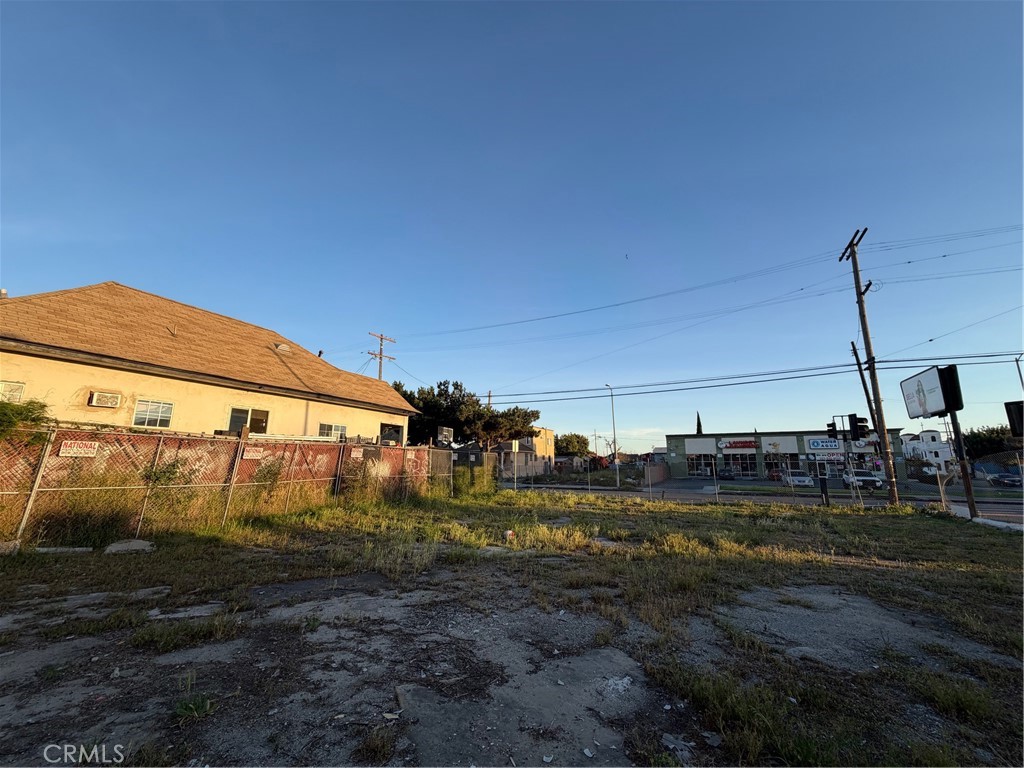 4366 Compton Ave