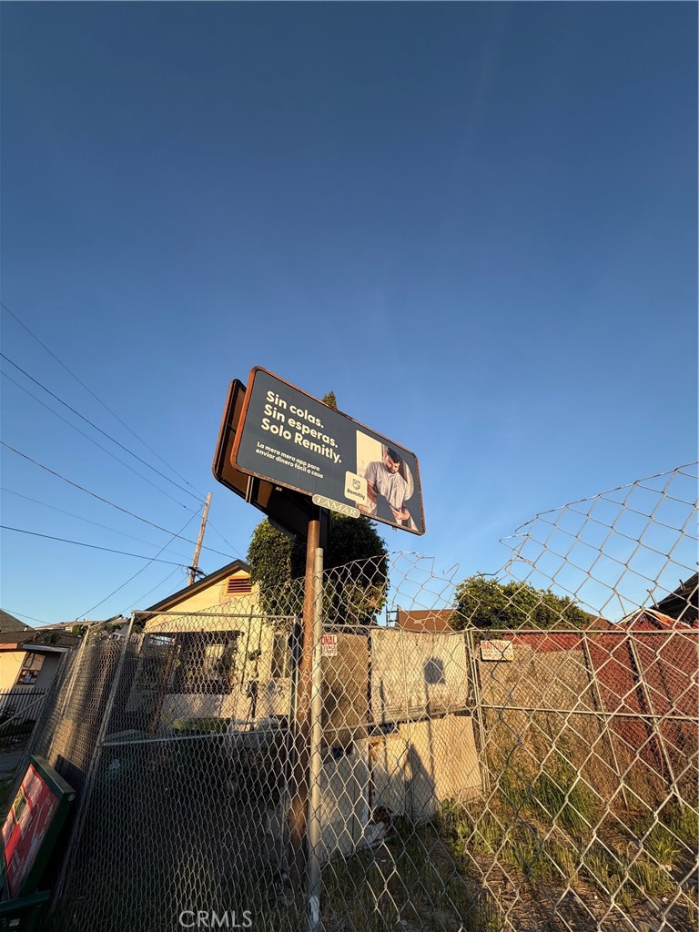 4366 Compton Ave