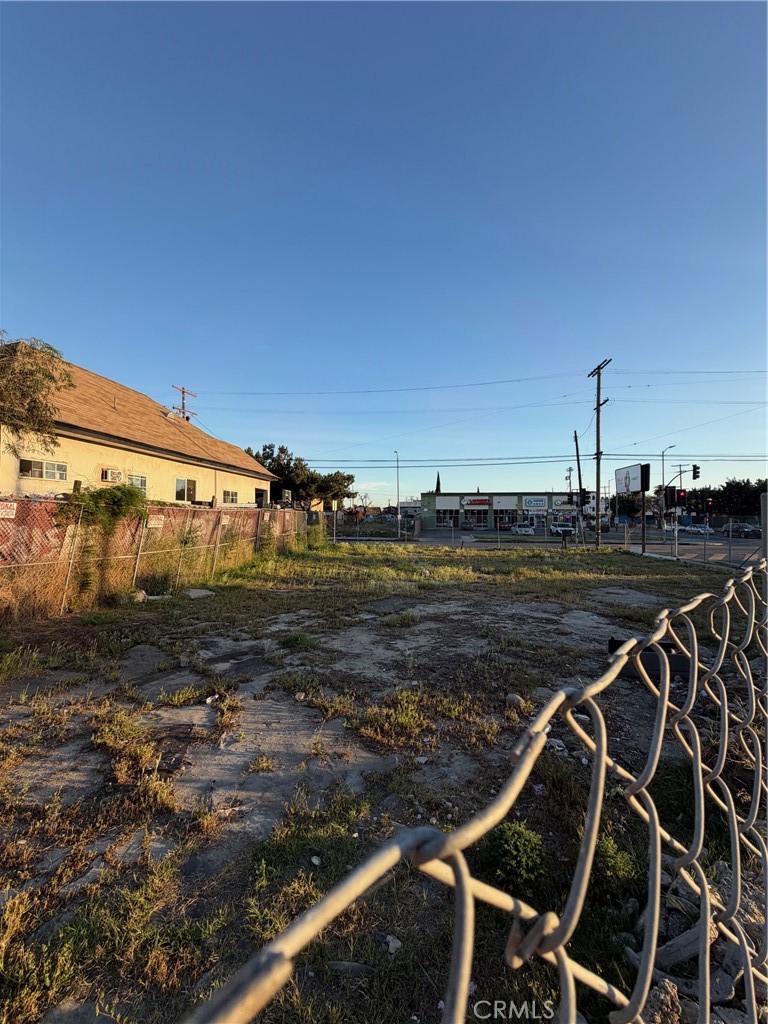 4366 Compton Ave