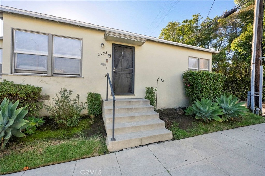 2593 Amherst