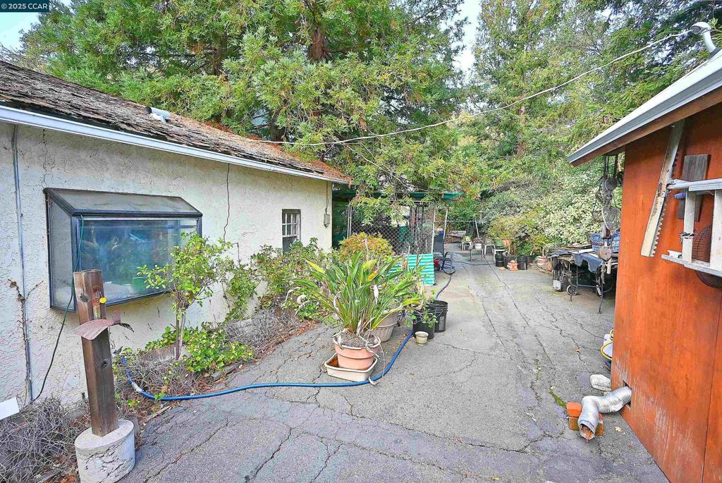 WALNUT HEIGHTS - Residential