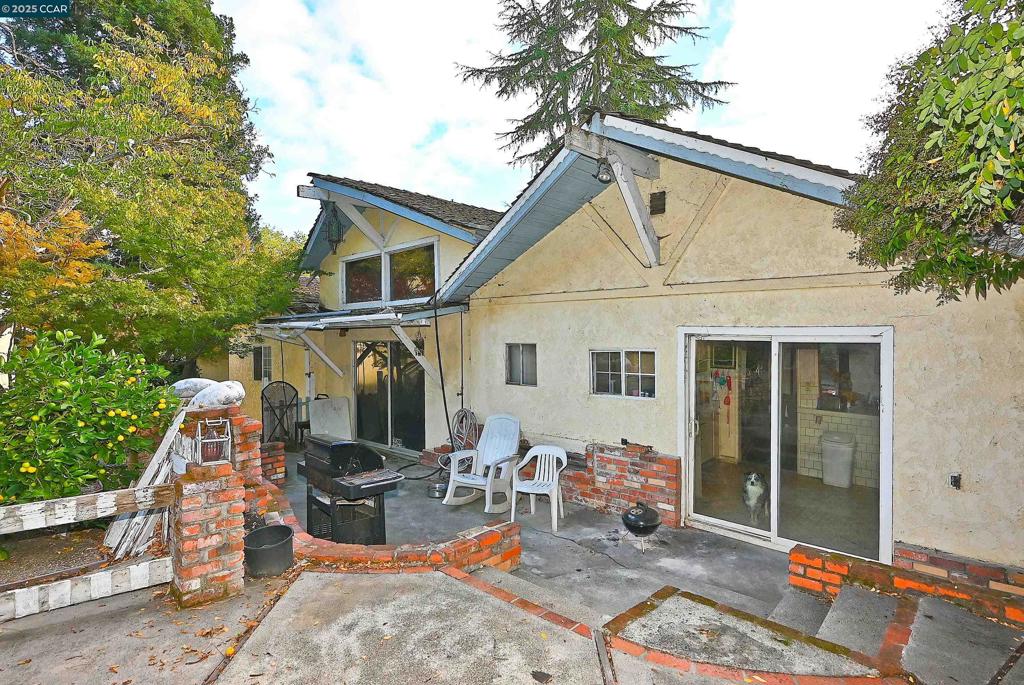 WALNUT HEIGHTS - Residential