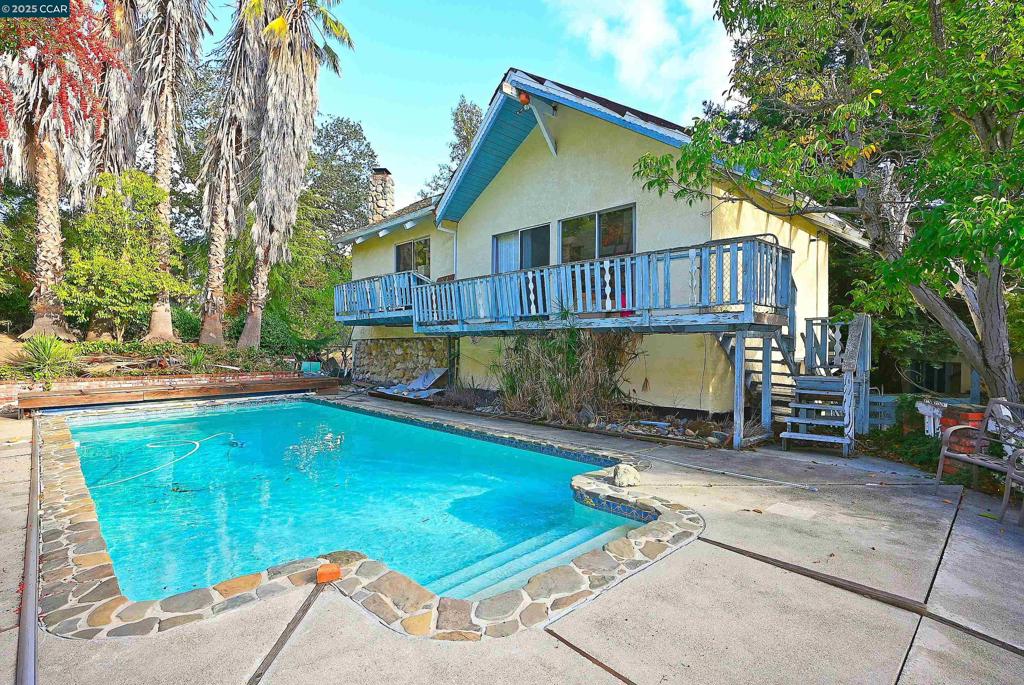 WALNUT HEIGHTS - Residential