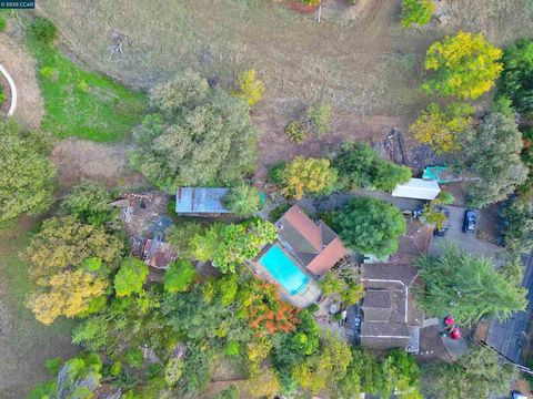 Photo of 3160 Walnut Blvd Blvd, Walnut Creek, CA 94597 (MLS # 41117513)