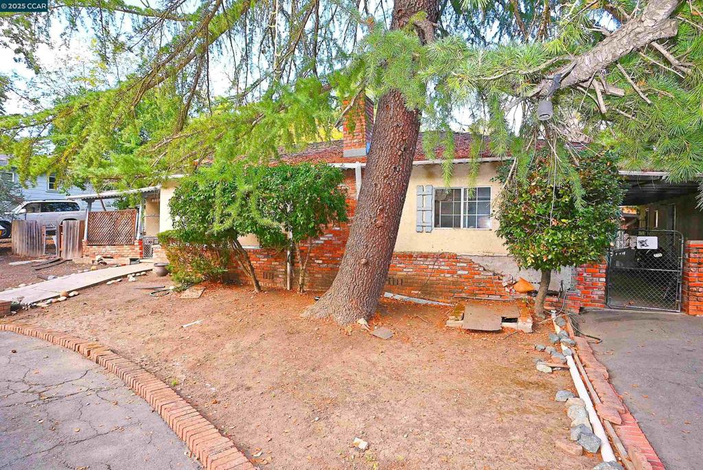 WALNUT HEIGHTS - Residential